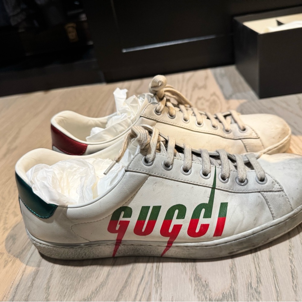 Men’s Logo Gucci Sneakers Size 7, box included